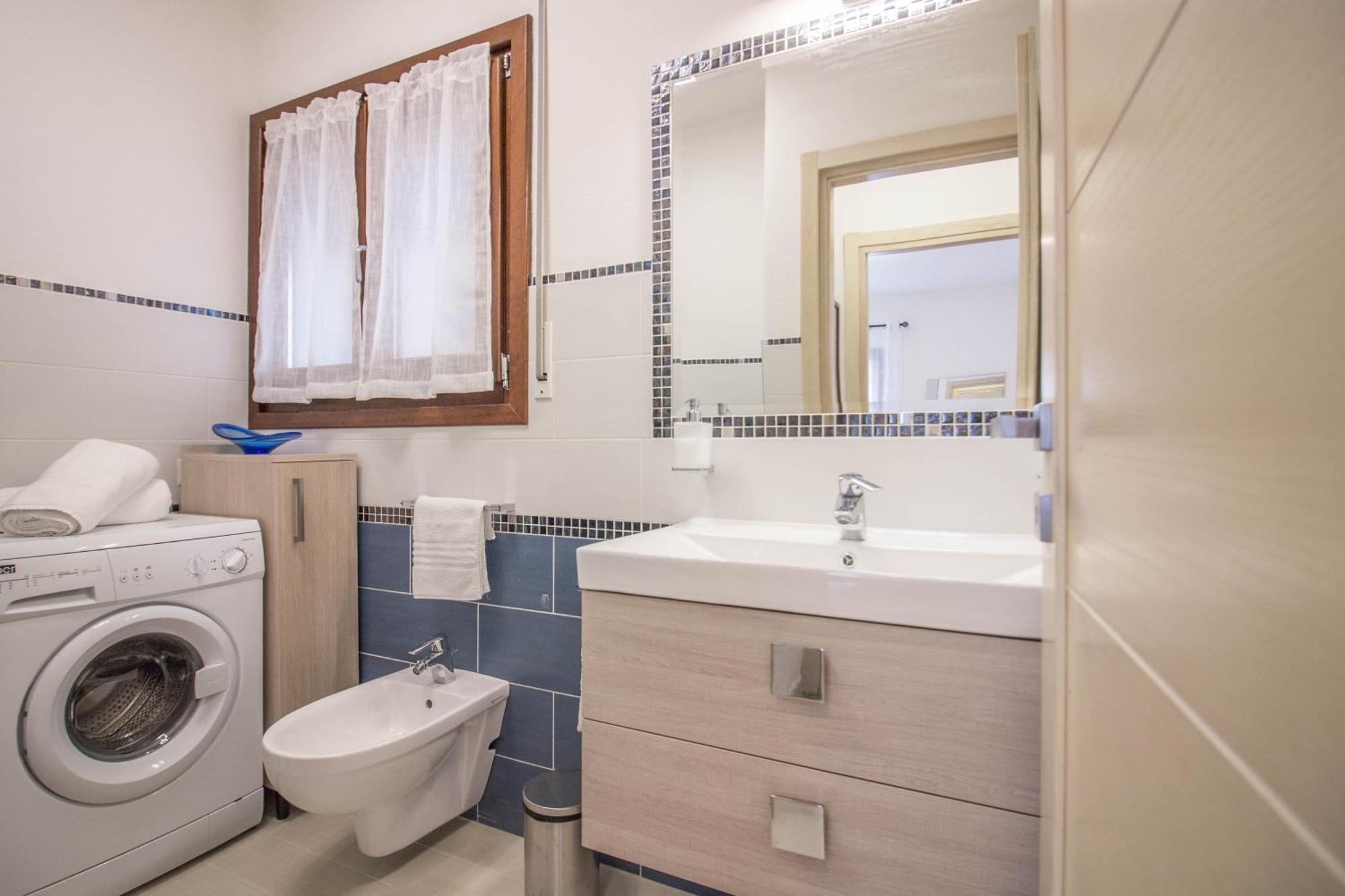 Cozy With Terrace Near The Airport! Apartment Olbia