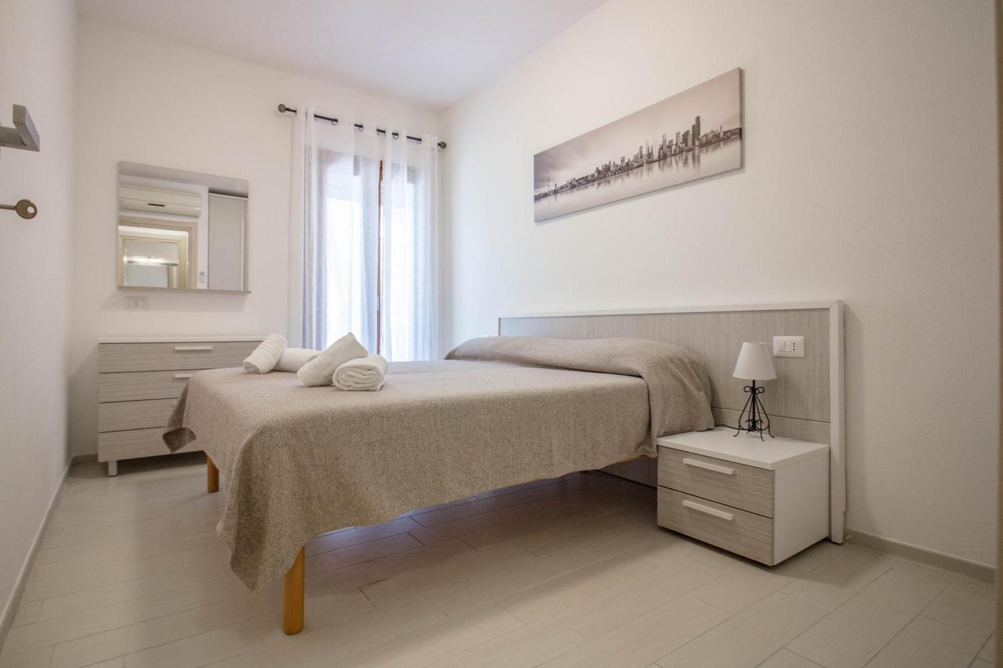 Apartment Cozy With Terrace Near The Airport! *